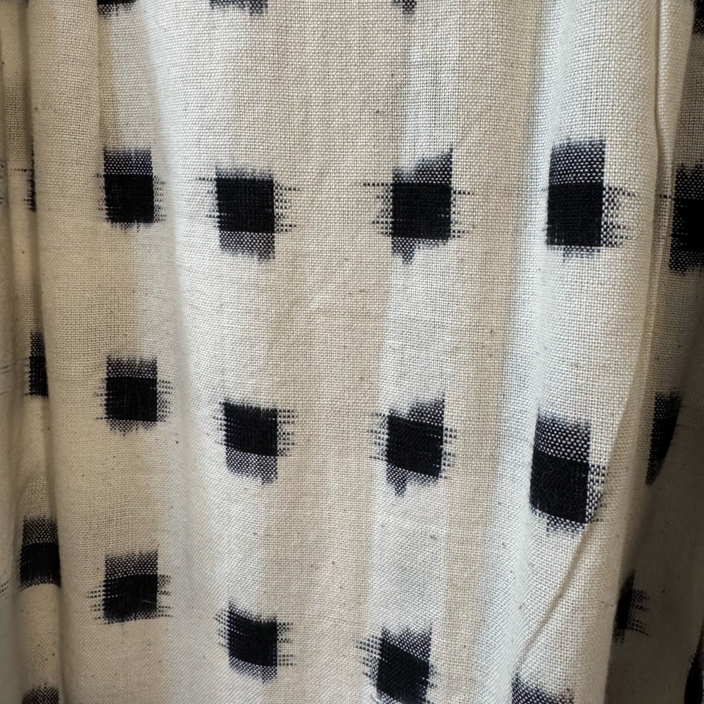 Black and White Tea Length Dress with Pockets - Picture 3 of 4